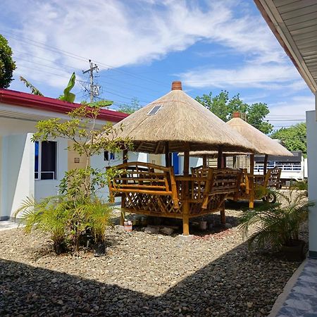 3 Sisters Guest House Moalboal Extérieur photo