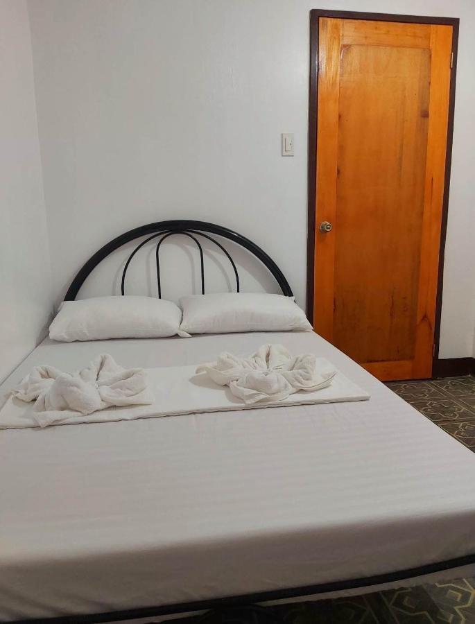 3 Sisters Guest House Moalboal Extérieur photo