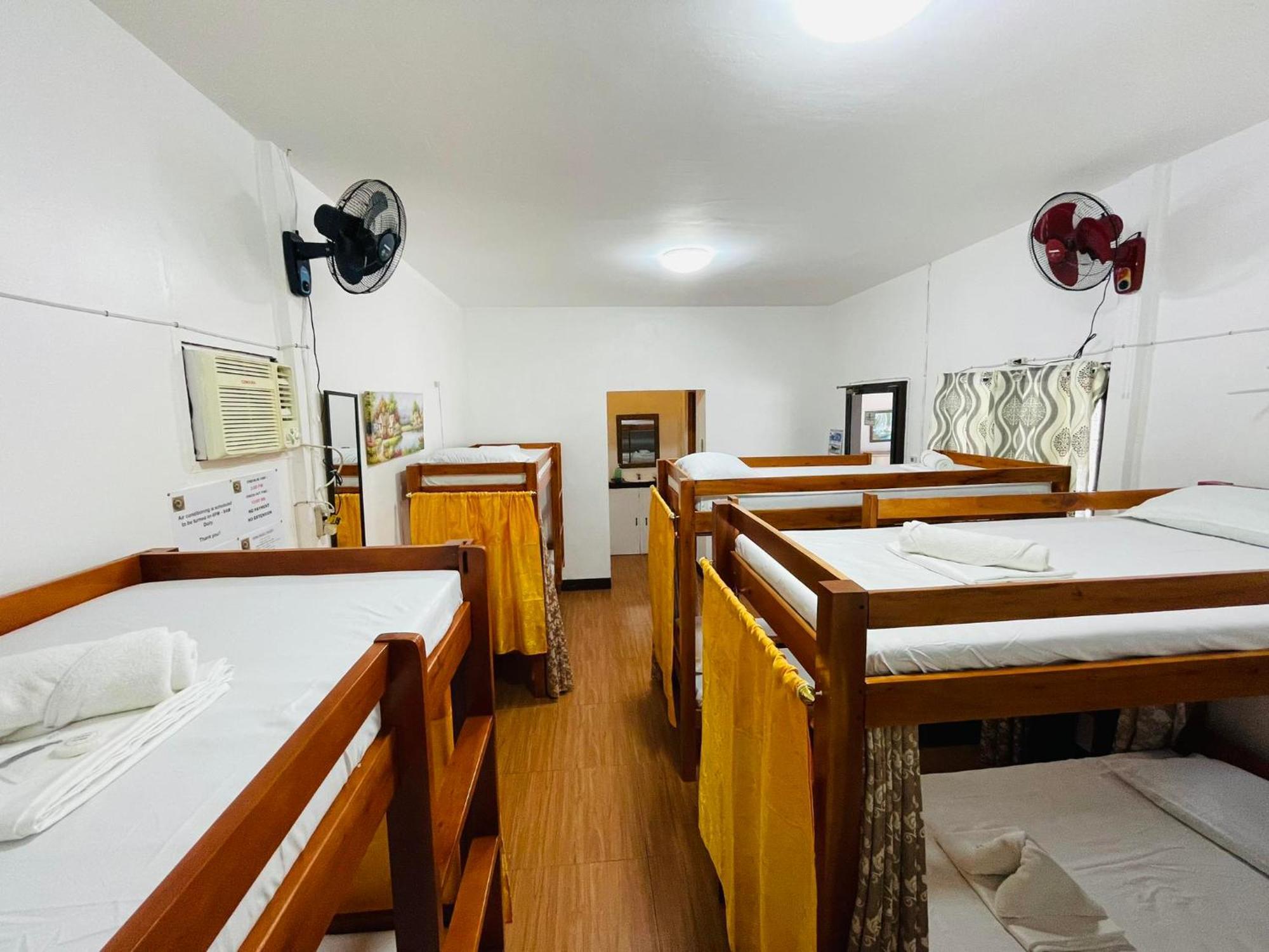 3 Sisters Guest House Moalboal Extérieur photo