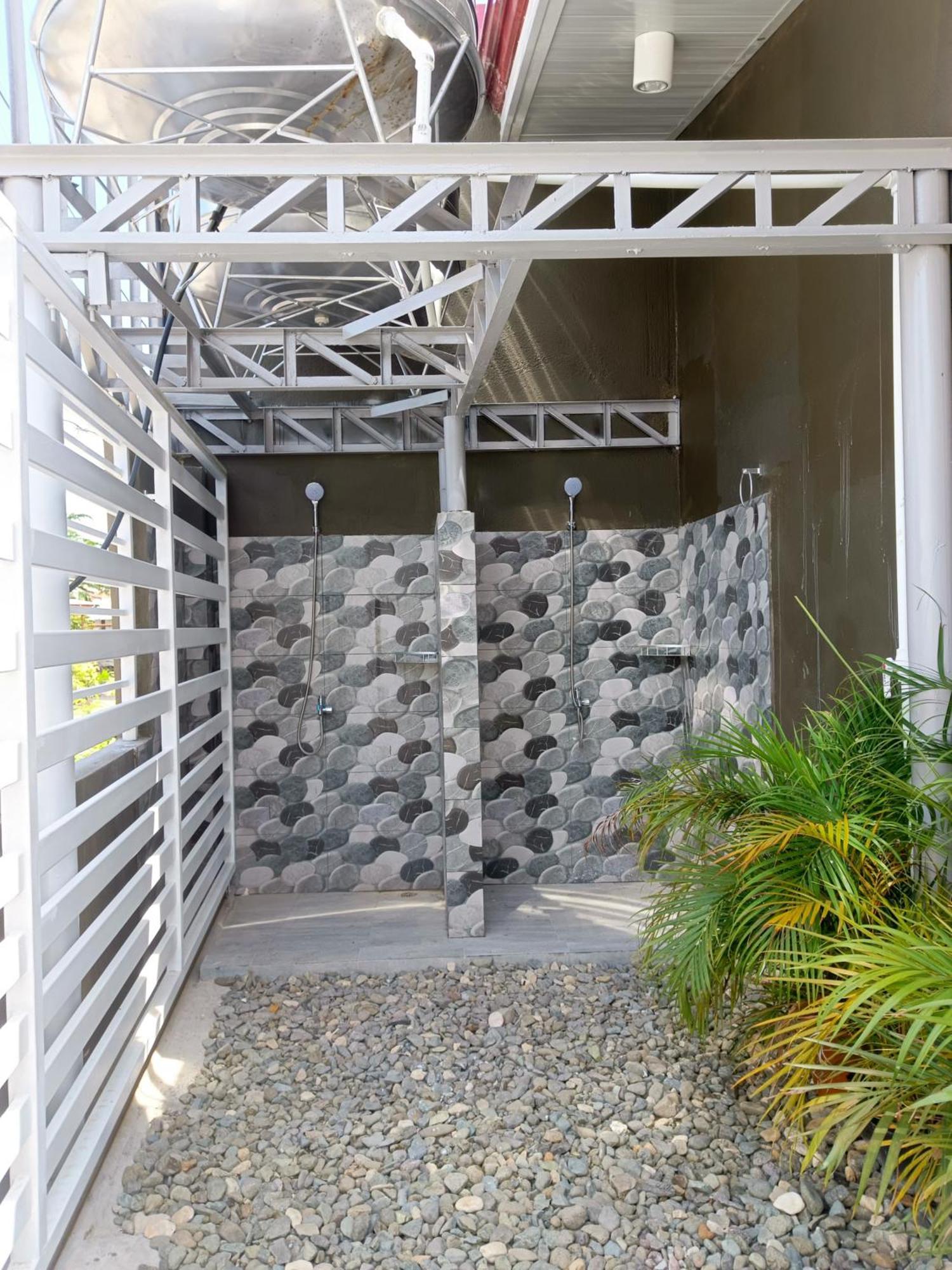 3 Sisters Guest House Moalboal Extérieur photo