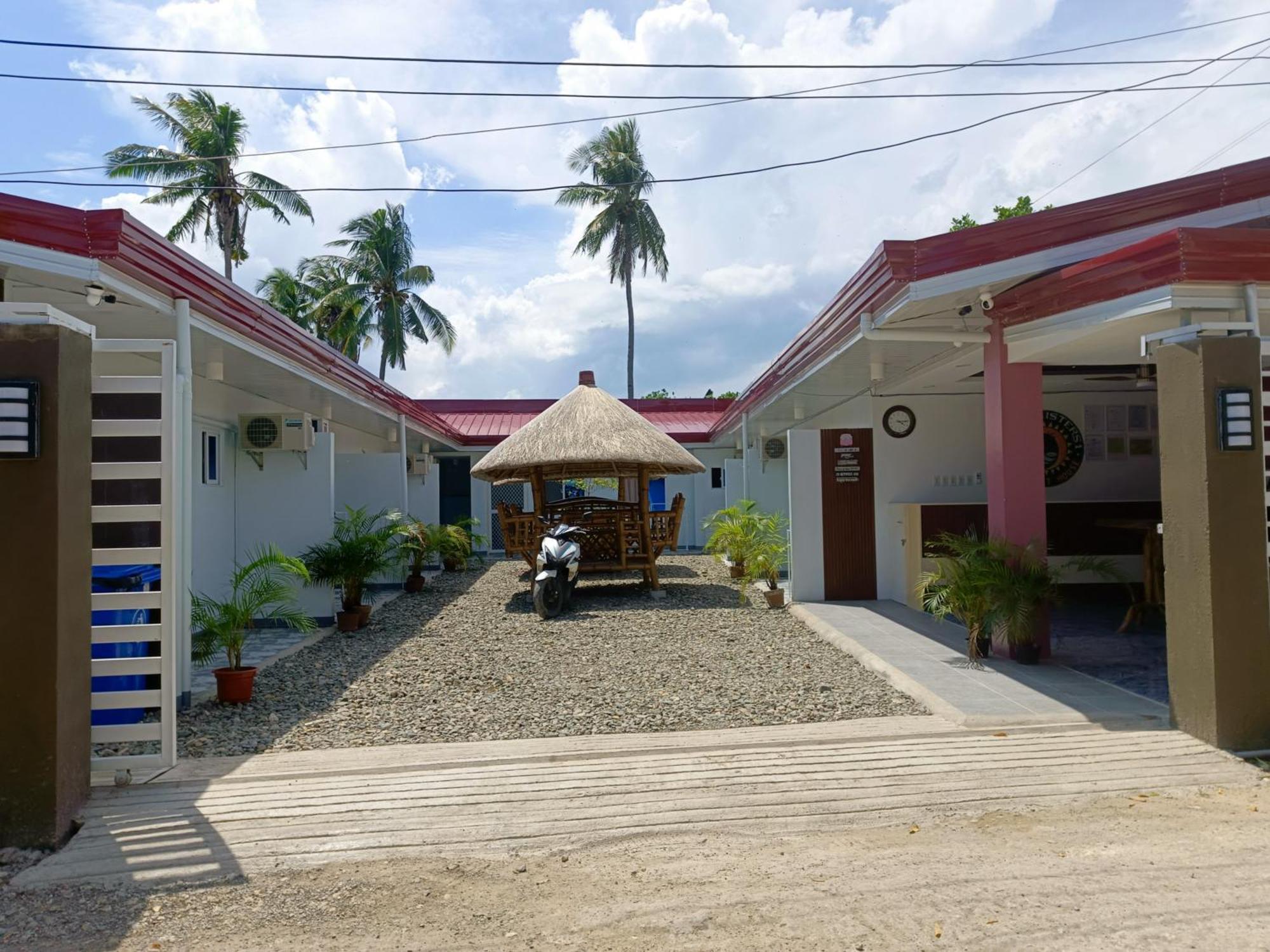 3 Sisters Guest House Moalboal Extérieur photo