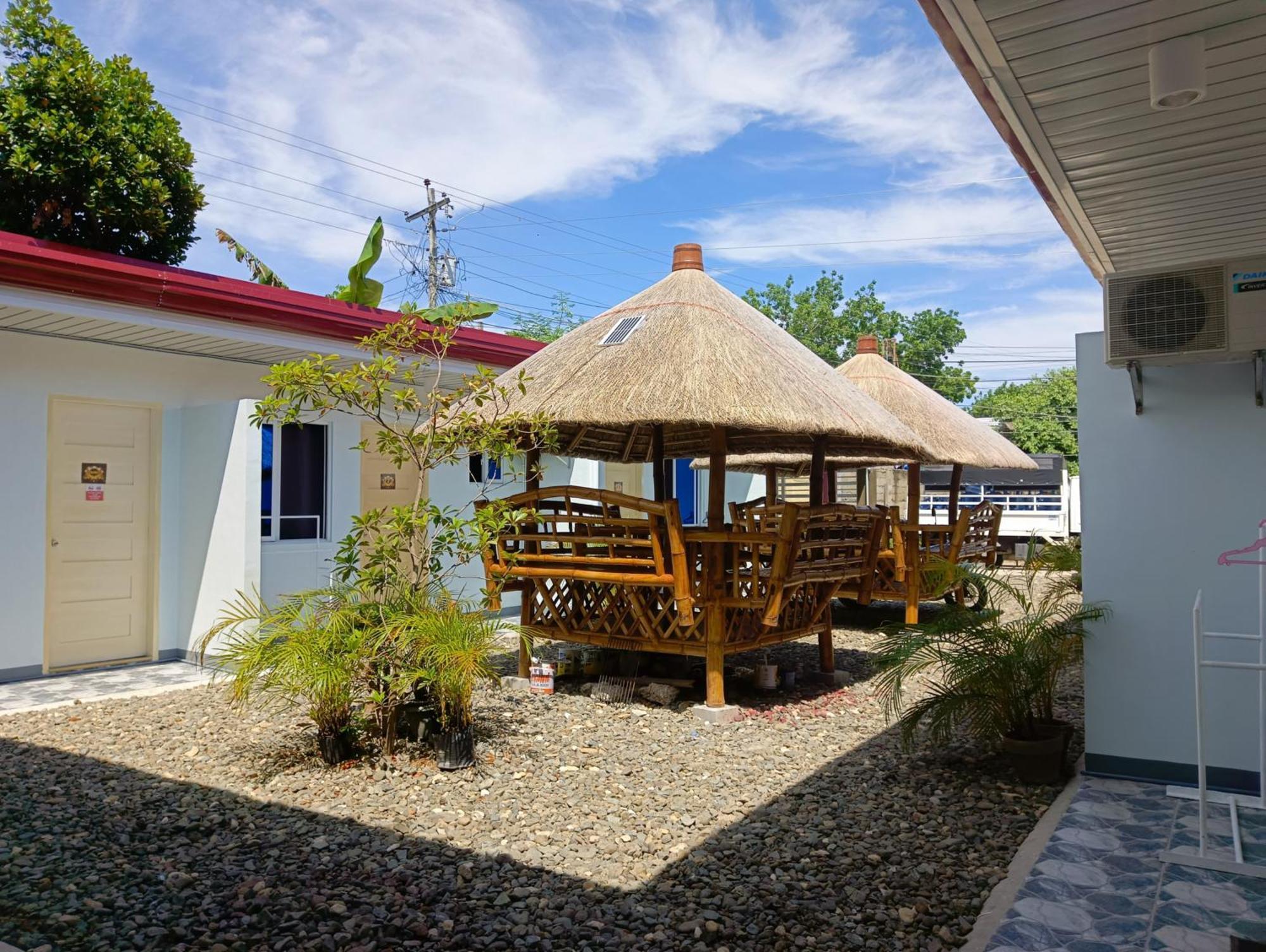 3 Sisters Guest House Moalboal Extérieur photo